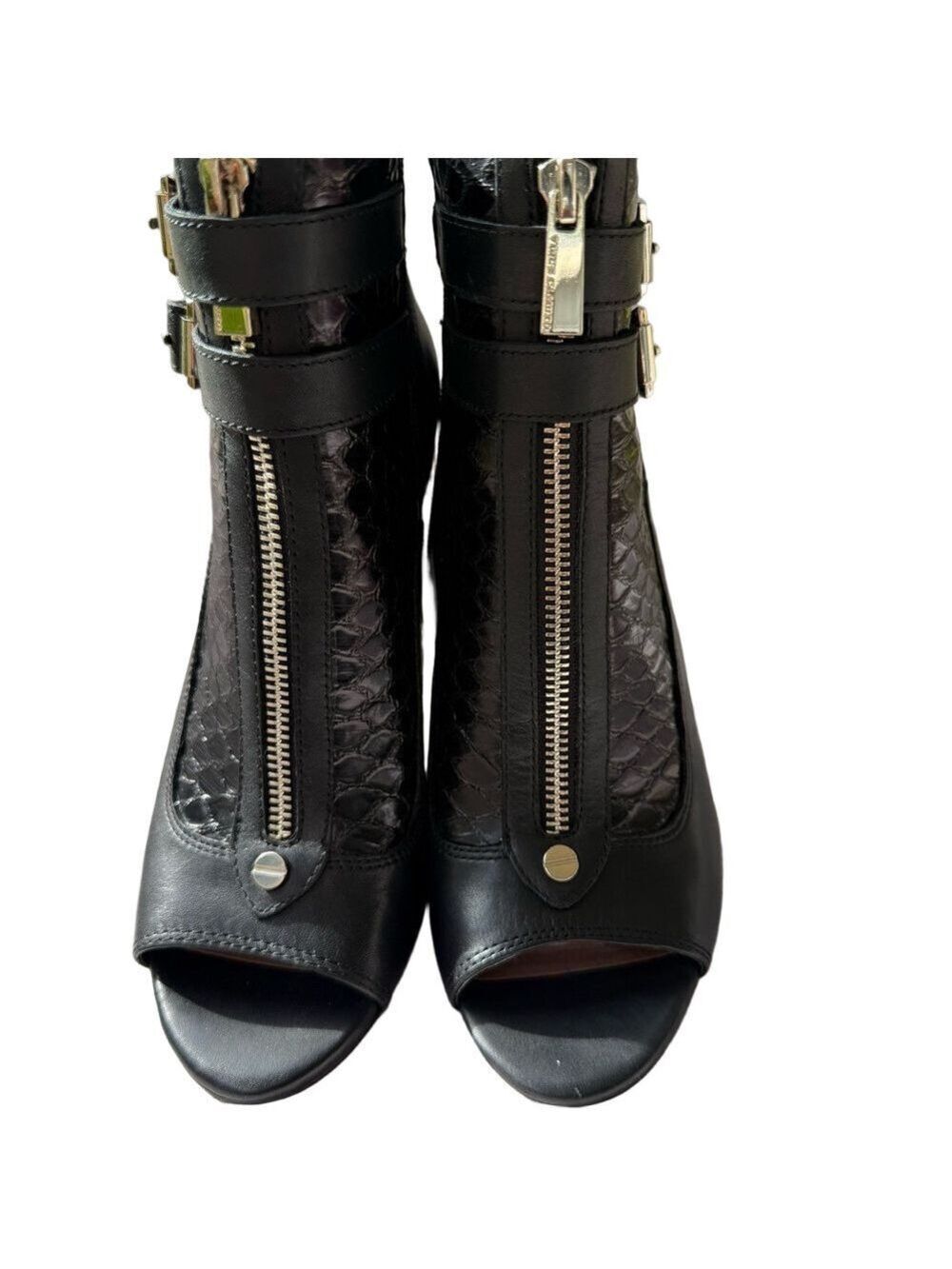 Vince Camuto VC-Kammie Black Shinny SNK/Soft Calf Heels “Size 8M” NIB